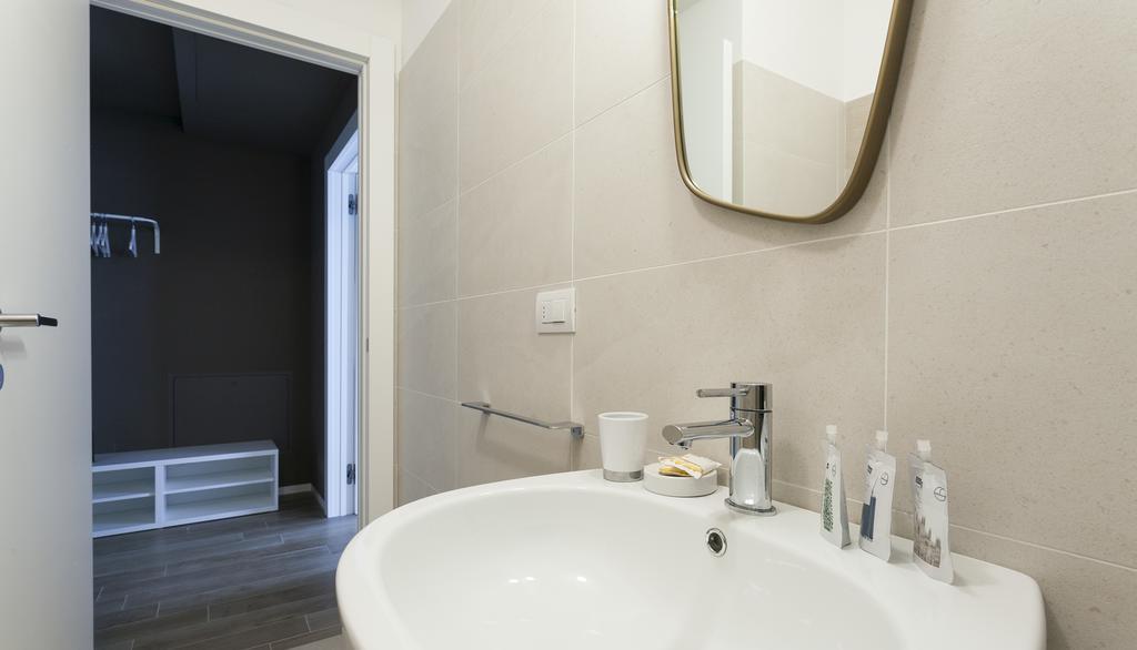 Italianway-Poma Apartment Milan Luaran gambar